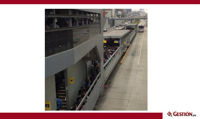 Foto 2: Una situación similar se aprecia en la estación de Benavides del Metropolitano (Foto: Juan Carlos Mesías‏, @jcmess)