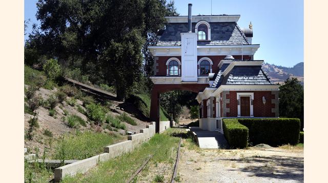 Esta es la vista desde la parte posterior, donde se puede ver las pistas.  (Foto: businessinsider)