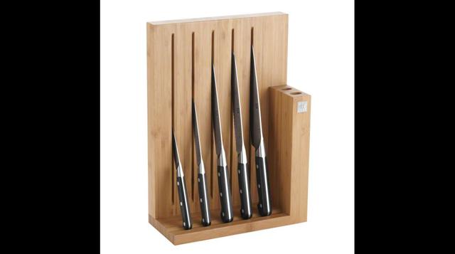 Bloque de cuchillos de seis piezas (cuchillo pelador, utilitario, fileteador, cocinero y de pan) en bloque de bambú, marca Zwilling Henckels en D'Cocina de Miraflores. Precio: S/2,119.90. (Foto: D'Cocina)