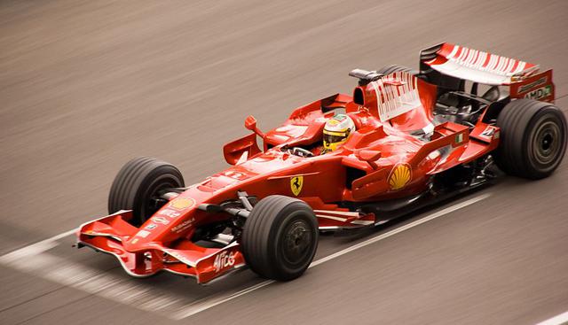 F2008 (2008) | El F2008 tuvo dentro de su estructura una unidad de control electrónico (ECU), la cual permitía controlar el auto sin necesidad de tantos cables incorporados. Este auto alcanzó hasta 6 pole. (Wikipedia).