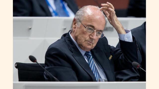 Joseph Blatter, quien trabajaba con las federaciones de atletismo y hockey sobre hielo suizas, fue llevado a la FIFA por Adidas para desarrollar proyectos financiados por Coca-Cola. (Foto: Getty)