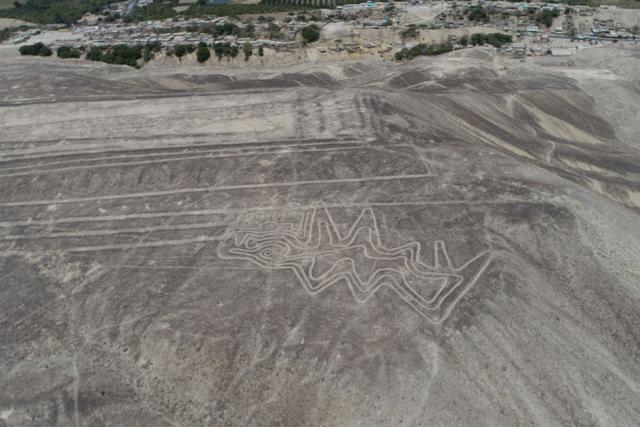 Foto 8 | Otro geoglifo que tambien es conocido como La Orca se ubica a un kilometro de la ciudad y esta en la meseta del cerro de Sacramento .Foto: Cortesía/ Genry Emerson Bautista.