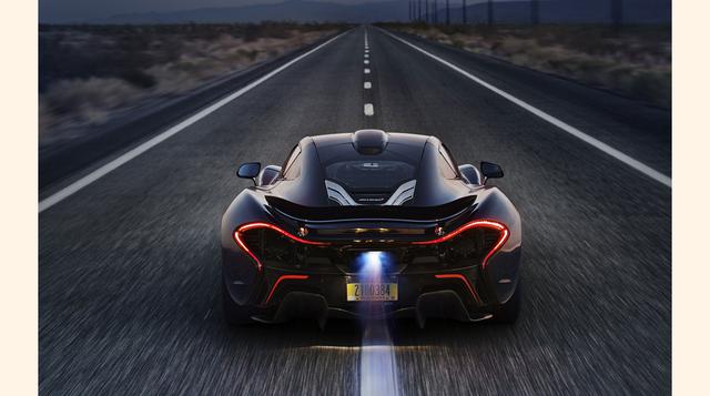 Posee un motor V8 de 3.8 litros, dos turbos y 737 caballos de vapor (CV), que se une a un motor eléctrico de 179 CV adicionales, alimentado por una batería de iones de litio (de 90 kilos), con tecnología plug in. (Foto: Alphacoders)