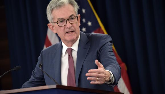 La Fed, que lucha contra la inflación más alta en cuatro décadas, elevó las tasas de interés en medio punto porcentual la semana pasada y Powell señaló en una conferencia de prensa que estaba en camino de hacer lo mismo en sus reuniones de junio y julio. (Foto: AFP)