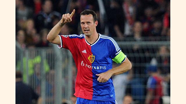 La camiseta más cara de la Champions es la que viste el Basilea de Suiza. Es fabricada por Adidas y se vende en 99.4 euros (Foto: Getty)