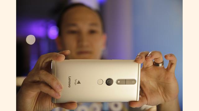 Tango podrá crear sobre la marcha mapas internos de casas y edificios. Google no necesitará construir una base de datos de mapas de antemano, tal como lo hace ahora con servicios como Google Maps y Street View. (AP)