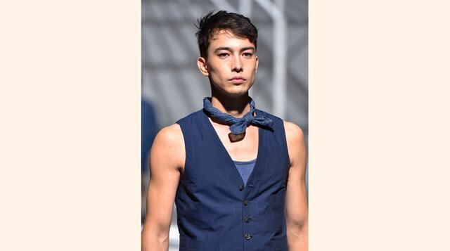 En Tokio, la pasarela es a menudo la calle, donde adolescentes lucen cada día la ropa y los peinados más atrevidos.