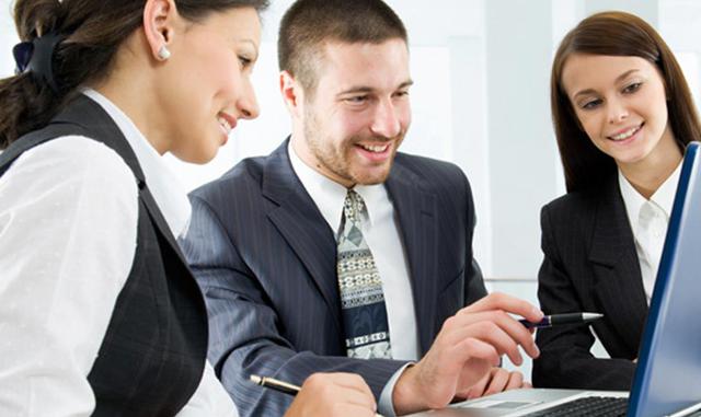 7) Deberán ser personas con iniciativa y curiosidad por lo que ocurre dentro y fuera de la organización.