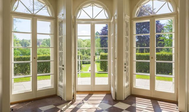 El lado equivocado de la historia. Mientras que la familia Kampffmeyer ha florecido desde que la villa fue construida (su compañía ha sido rebautizada GoodMills Deutschland y tiene más de 670 empleados en toda Europa, según su sitio web), la casa no fue t