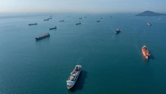 Los buques de carga esperan en la zona de anclaje para cruzar el Canal de Panamá desde la entrada del Pacífico cerca de la Ciudad de Panamá, Panamá, el viernes 1 de septiembre de 2023.