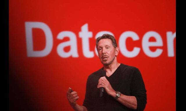 Fotos 10 | Larry Ellison. Ellison es hijo de una madre soltera de Nueva York. Después de padecer de neumonía a los 9 meses, su madre –que vivía en la pobreza- lo dio en adopción a sus tíos quienes vivían en Chicago.  Abandonó la universidad en el segundo 