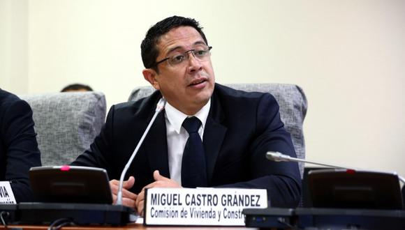 El congresista de Fuerza Popular, Miguel Castro, dijo que retirará su testimonio por considerar que su identidad fue revelada por el fiscal. (Foto: Congreso).