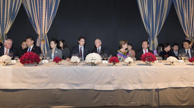 “Este APEC lo organizó el gobierno del presidente Ollanta Humala, pero quiero saludarlo a él y al expresidente Alan García”, dijo PPK.