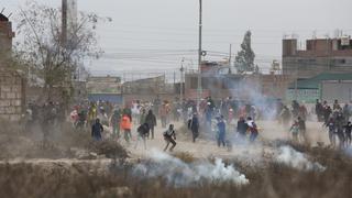 Aeropuerto de Arequipa: evacuan a pasajeros del terminal tras enfrentamientos 