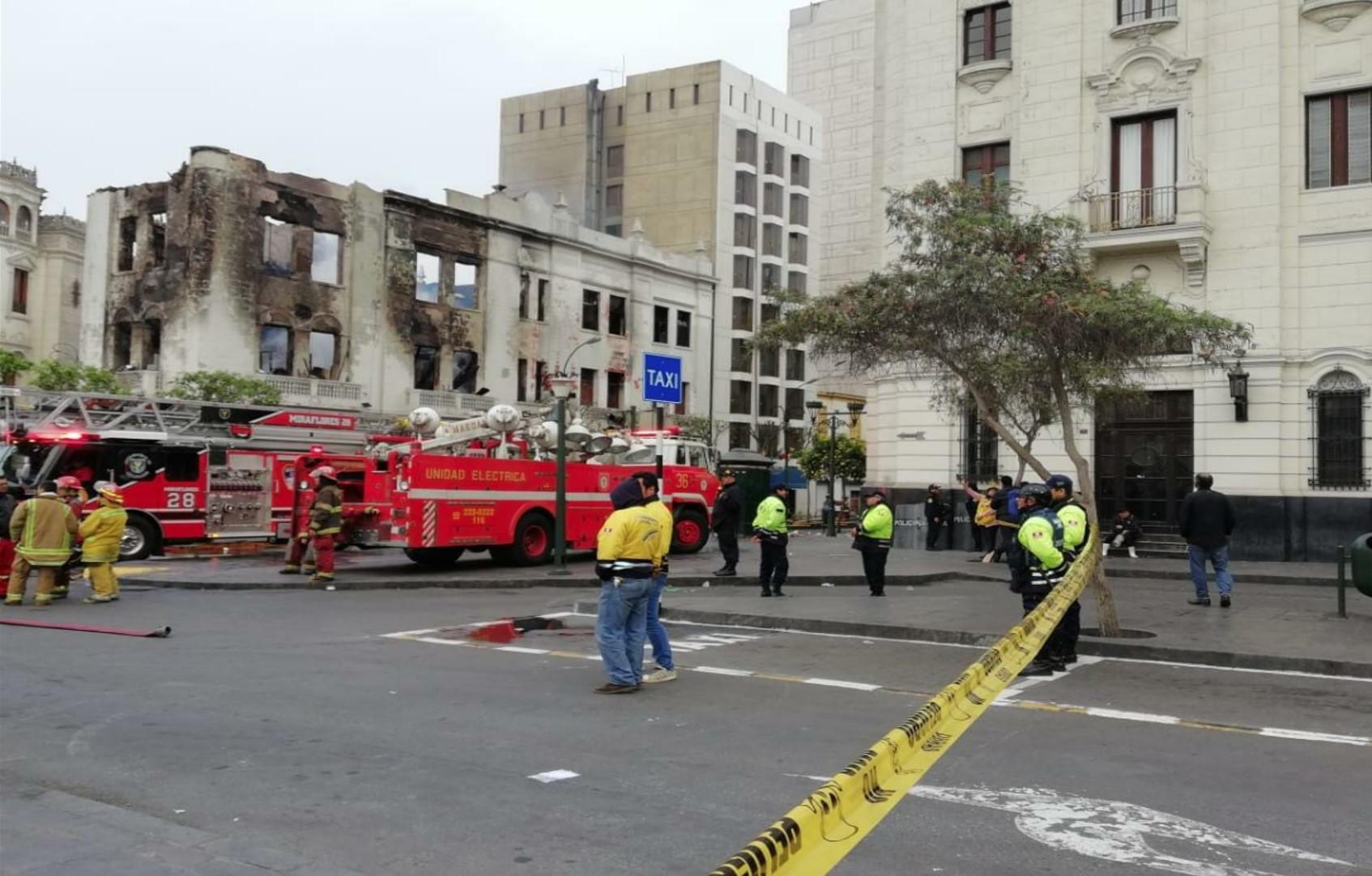 El Edificio Giacoletti sufrió serios daños luego de un incendio ocurrido en la madrugada del sábado. (Foto: MML)