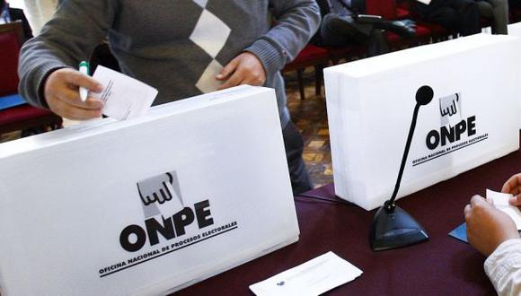 El congresista Hans Troyes, de Acción Popular, con el respaldo de otros nueve legisladores, presentó la iniciativa para eliminar la obligatoriedad del voto. (Foto: GEC)