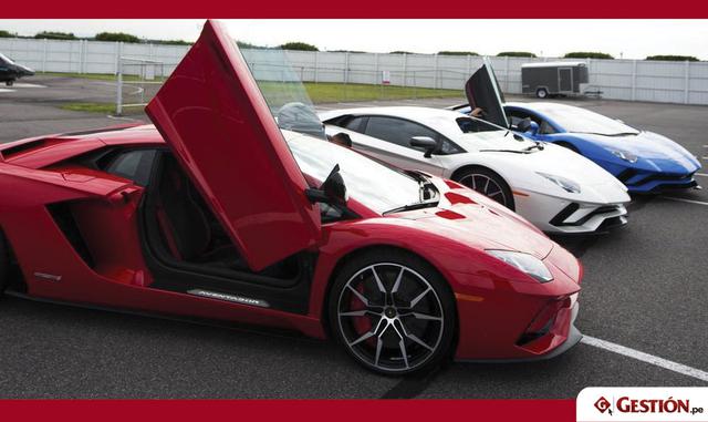 Tiene razón. Hoy en día, los que están comprando Lamborghini son quienes consumen los últimos y más caros relojes y buscan las experiencias de viaje más exclusivas. Para muchos compradores adinerados, la mentalidad pistera, llena de testosterona y obsesio