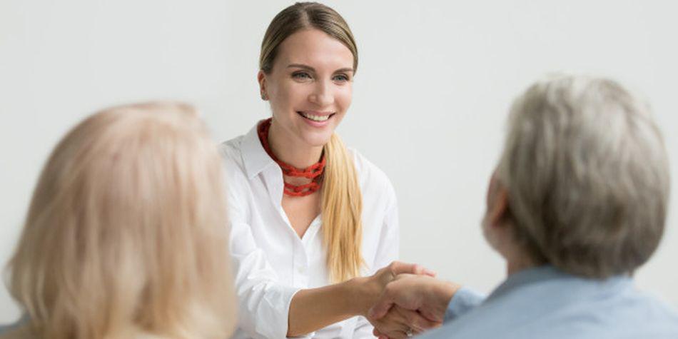 Para que el candidato salga airoso de una entrevista debe prepararse para responder algunas preguntas. (Foto: Freepik)