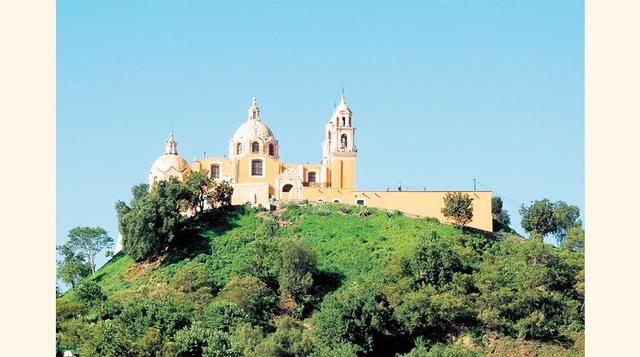 7. Cholula, Puebla: El volcán Popocatépetl, el Santuario de la Virgen de los Remedios y la Gran Pirámide de Cholula son algunas de sus joyas. En la feria anual de septiembre puedes apreciar el folclor del lugar y degustar sus platillos típicos. (Foto: Mil