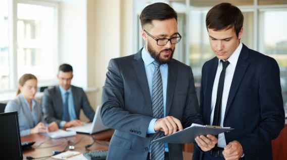 En las reuniones de negocios con ejecutivos de otros países podrás ser el representante de la empresa por dominar inglés. (Foto: Freepik)