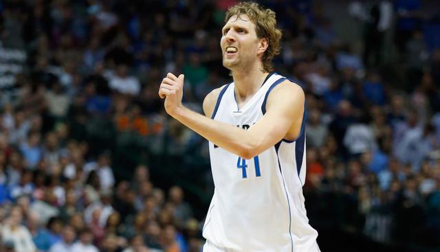 Dirk Nowitzki |El alemán Dirk Nowitzki, destaca con éxito en los Dallas Mavericks. Este basquetbolista registra ingresos anuales superiores a los 23 millones de dólares. (AFP)