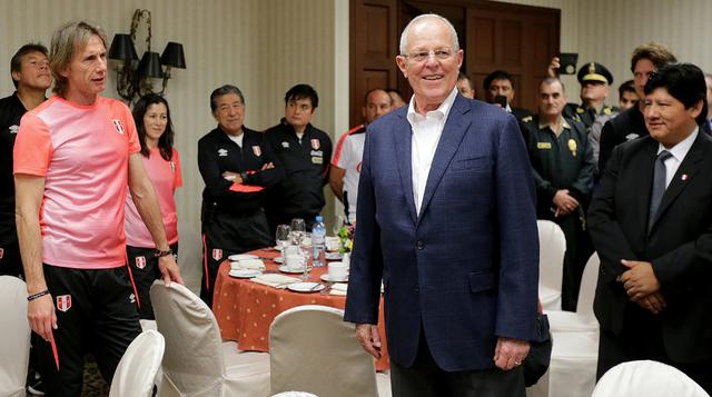 El entrenador de la selección, Ricardo Gareca, también se mostró satisfecho con la visita de PPK (foto: Presidencia de la República).