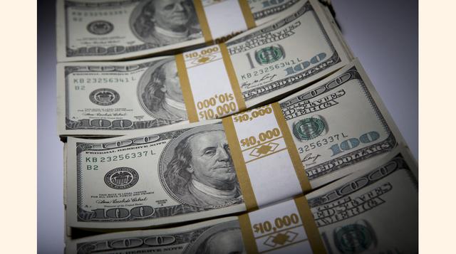 La proyección de la cuenta corriente de la balanza de pagos para el 2014 muestra una revisión de un déficit proyectado en 4.3% del PBI (Reporte de abril) a 4.8% (presente Reporte). (Foto: Bloomberg)