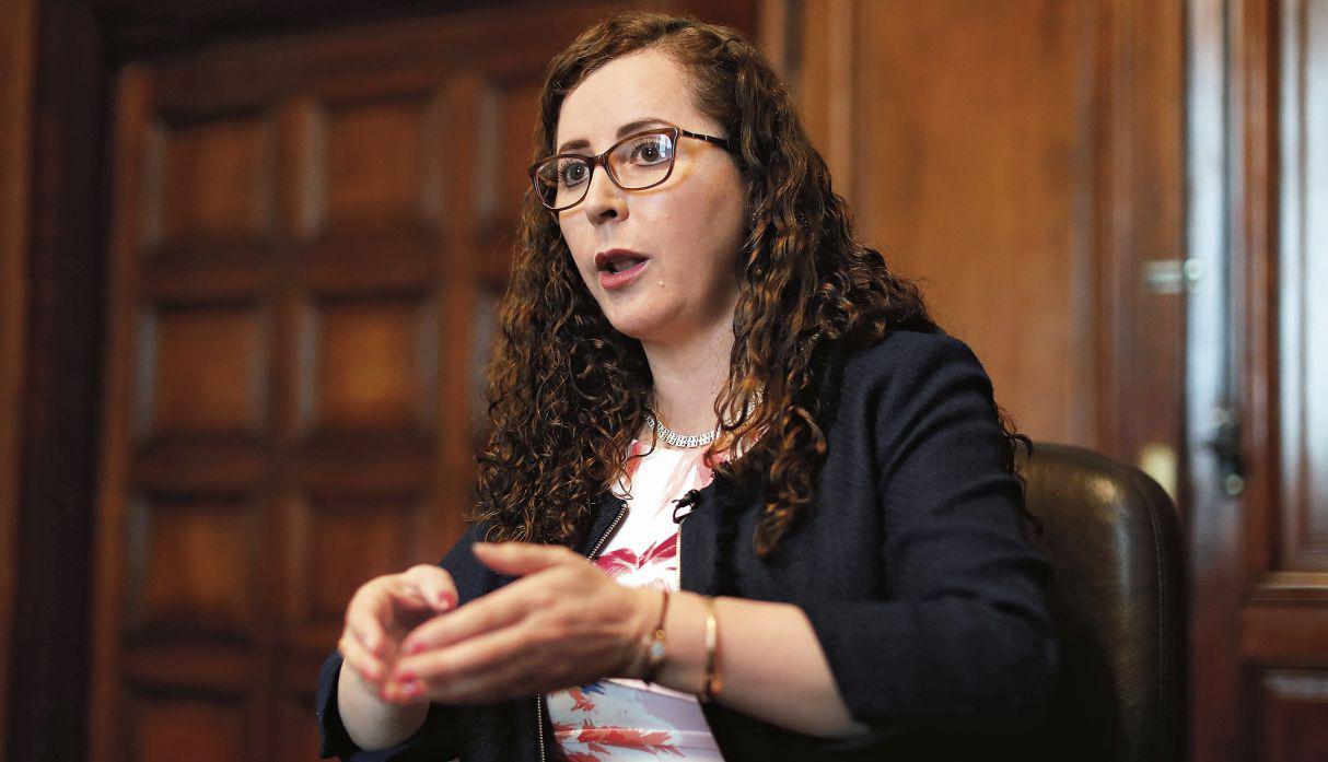 Rosa Bartra presidió la Comisión de Constitución que recibió a los miembros de la Comisión de Venecia en setiembre. (Foto: César Campos)