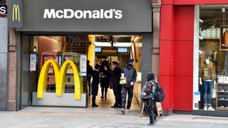 McDonald’s y otros evalúan cerrar zonas interiores de asientos por avance de Delta en EE.UU.