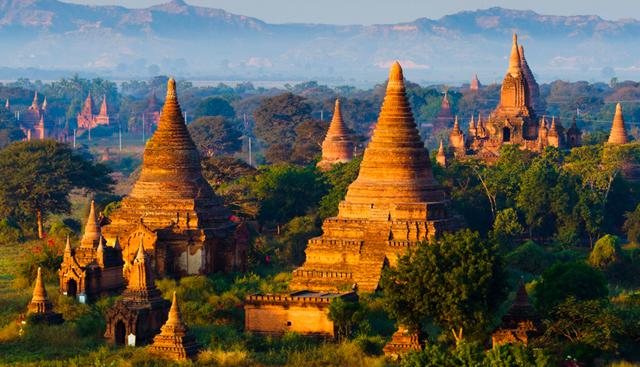 FOTO 1 | Bagan (Myanmar)
El sitio sacro de Bagan, en Myanmar, está formado por multitud de obras artísticas y arquitectónicas budistas: templos, estupas, monasterios, esculturas... Son los vestigios de la antigua capital del imperio de la región, que vivió su máximo esplendor entre los siglos XI y XIII. (Foto: Getty Images).