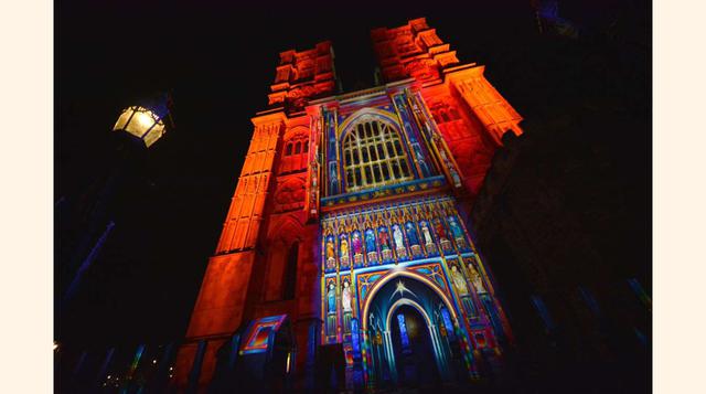 Londres, Reino Unido; La Luz del Espíritu proyectada por el artista Patrice Warrener en la Abadía de Westminster durante el festival de luces Lumiere London, el 16 de enero.(foto:Jim Dyson/Getty Images).