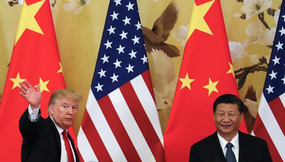 Analistas e inversores anticipan en general que una victoria de Trump, quien lanzó una guerra comercial con China que pronto entrará en su mes 28, impactará a las acciones chinas en el corto plazo. Foto: AP Photo/Andy Wong