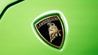 Fabricante de autos de lujo Lamborghini produce máscaras y viseras medicales