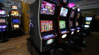 MEF sigue adelante con ISC para casinos y tragamonedas pese a negativa del Congreso