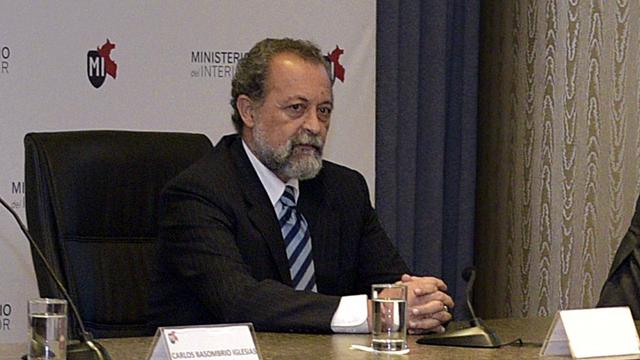 Ricardo Valdés Cavassa es el viceministro de Gestión Institucional del Ministerio del Interior. Es licenciado en psicología con mención en psicología clínica y Bachiller en Humanidades Con mención En psicología por la Pontificia Universidad Católica Del P