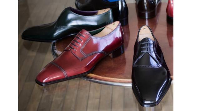 Stephane Jimenez. Este francés, formado durante siete años en la conocida organización francesa Compagnons du Tour de France, pasó por las filas de John Lobb Paris y de Stefano Bemer antes de abrir su propio taller. Actualmente, ayudado únicamente por su 