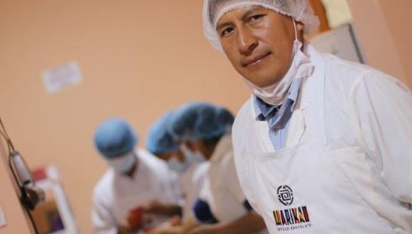 Emprendedor ayacuchano elabora chocolates que se exportan a Italia y Japón. Foto: Andina