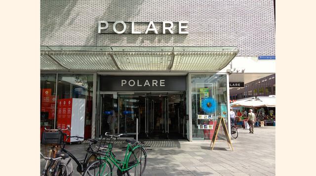 Polare Maastricht (Maastricht, Países Bajos). Mantiene sus estantes distribuidos en medio de una arquitectura gótica, huellas del pasado en las paredes y una librería digna del siglo XXI, que funciona en una iglesia gótica de la orden dominicana, construi