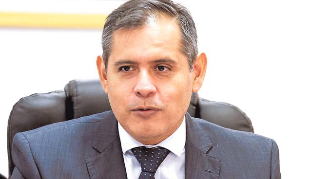 FOTO 10 | Gustavo Mostajo (Agricultura y Riego). Mientras un 22% de encuestados aprueba la labor del ministro de Agricultura, Gustavo Mostajo, un 42% indicó desaprobarla. En un contexto de fuertes lluvias en el país, donde se estarían dañando algunos cultuvos, el 50.7% en la zona sur no está de acuerdo con el desempeño de Mostajo.