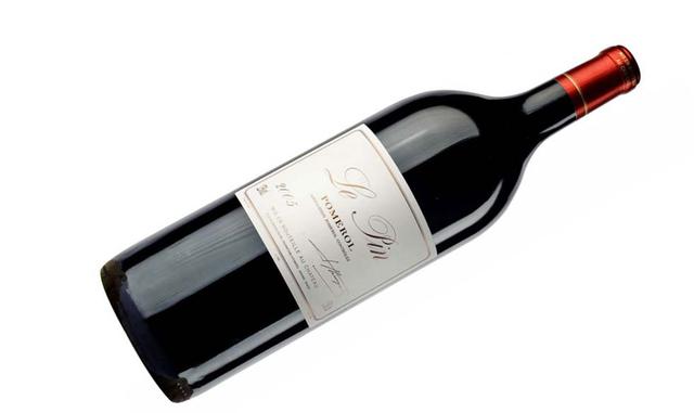 Le Pin. Totalmente seductor. Este costoso Pomerol de una pequeña finca de culto es otro vino "guau”, superintenso, con suaves y sensuales sabores a frutas.