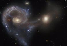 Telescopio espacial Hubble observa un peculiar par galáctico