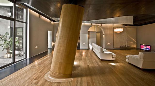 La casa del árbol (Roma, Italia). El proyecto consistió en convertir un viejo estable en un departamento moderno, con una altura máxima de 10 metros.