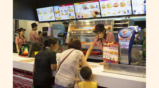 KFC. China es el país con más KFC. Supera ligeramente a EE.UU., con unos 4,500 locales. (Foto: Bloomberg)