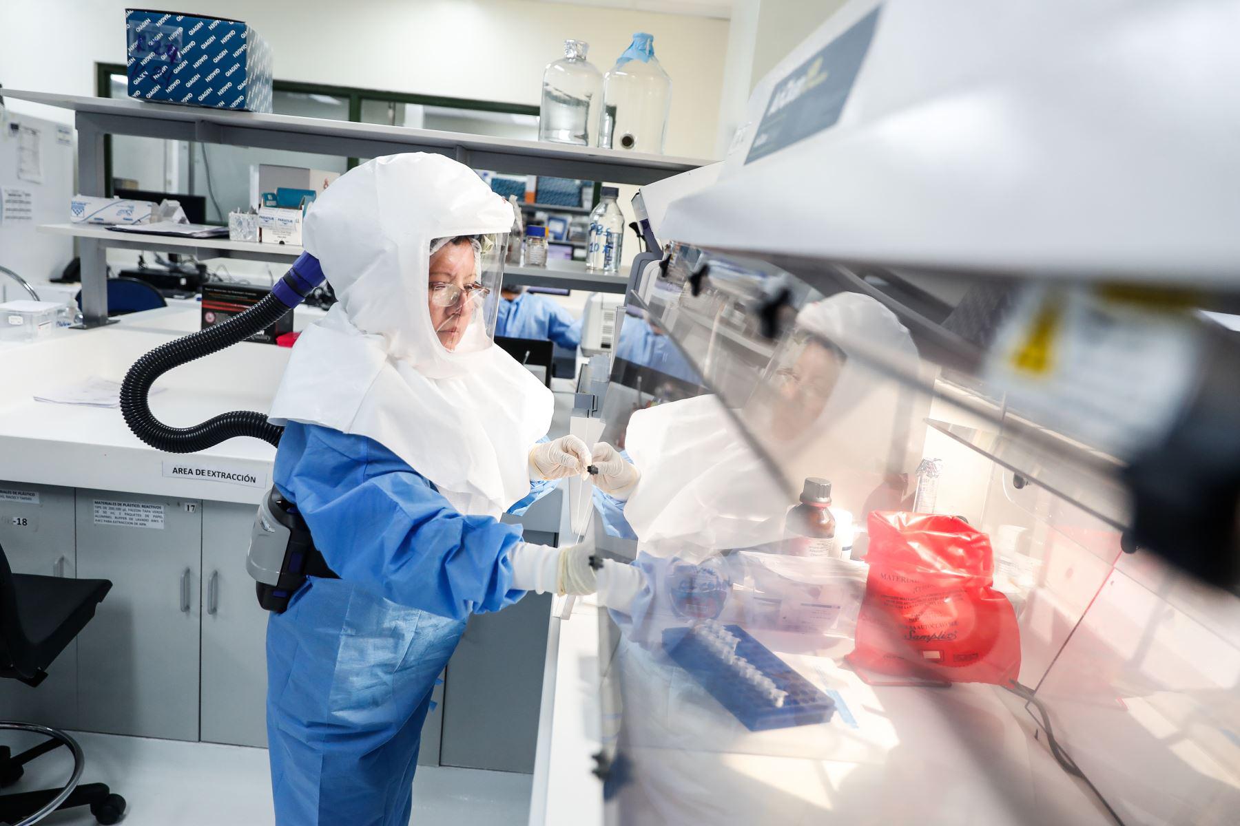 En otros países, como España el número de pruebas moleculares que se realizan superan las 18,000 por día, en tanto que en Perú se realizan unas 500 por día.