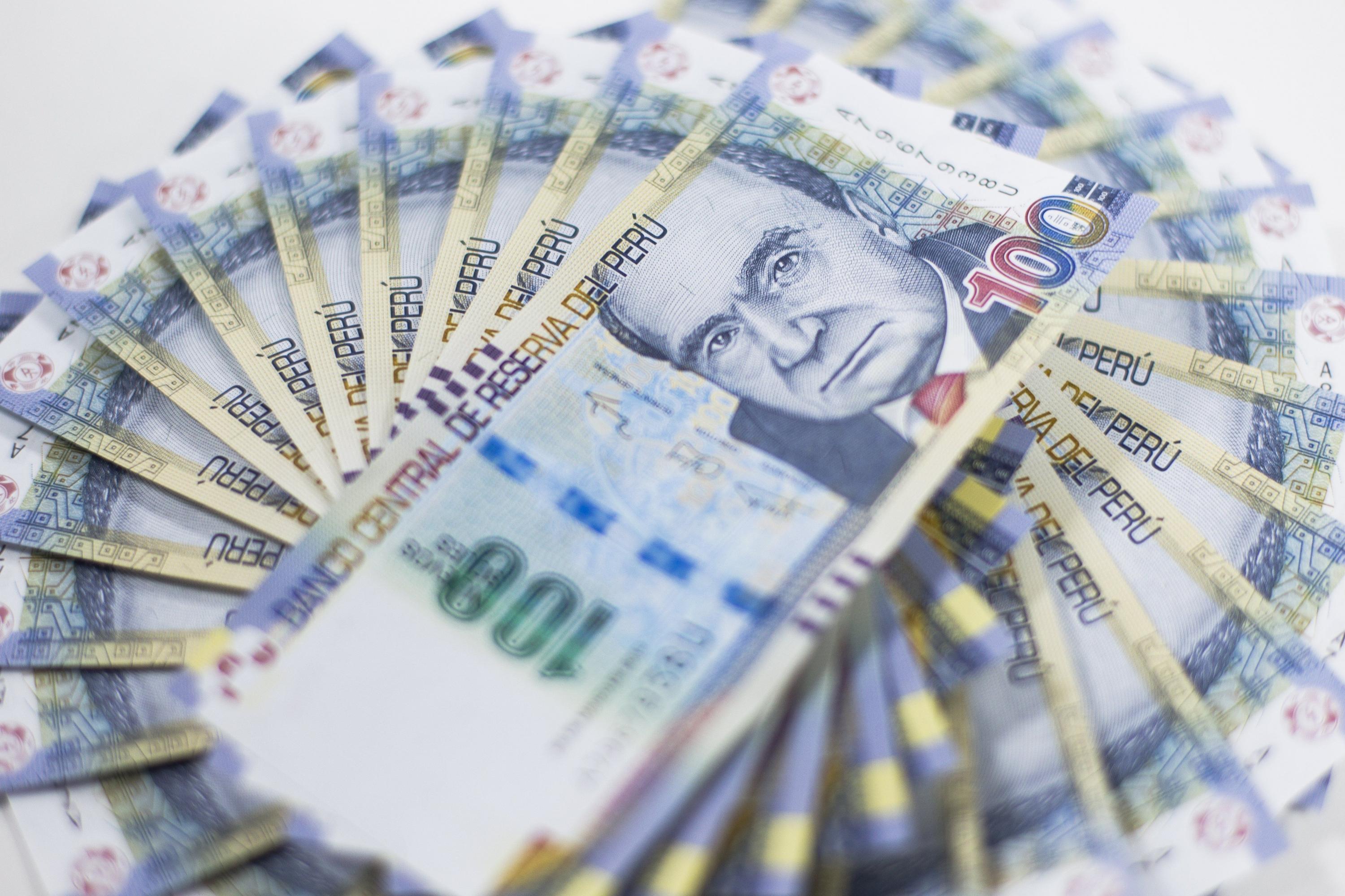 Alberto Morisaki considera que existe una relación entre el uso del efectivo en grandes cantidades y la corrupción. (Foto: USI)