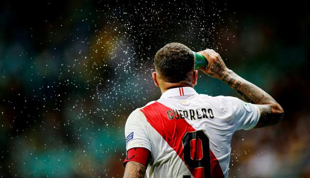 FOTO 5 | La casa de apuestas Bet365 paga 4.50 por un triunfo de Perú, mientras que Chile multiplica el monto por 1.90. El empate paga 3.10. (Foto: Reuters)