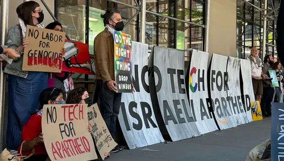 “No Tech for Apartheid” también organizó protestas en Nueva York y Seattle, según consignó el 12 de abril la revista Time, que informaba sobre un borrador de contrato de Google con el Ministerio de Defensa israelí por más de un millón de dólares por servicios de consultoría. | Foto: Maxwell Zeff