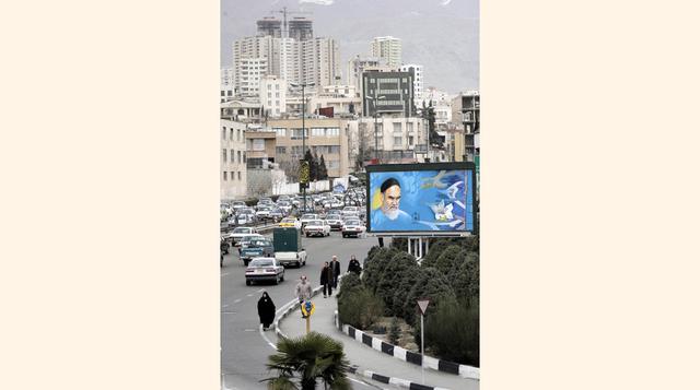 Irán. Reservas probadas de crudo: 157,300 millones de barriles. Los analistas creen que los retornos del petróleo iraní al mercado global podría rebajar los precios del commodity. Además, se podría elevar la tensión entre Irán y Arabia Saudita, al igual q