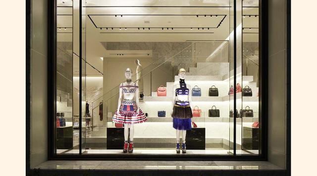 El concepto de tienda  fue concebido por la  directora creativa  de la marca, Sarah Burton,  junto con la compañía de arquitectura David Collins Studio. (Foto: Megaricos)