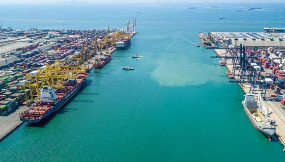 La foto aérea tomada el 24 de enero de 2022 muestra una vista del puerto de Laem Chabang en la provincia de Chonburi, Tailandia. (Foto: Xinhua)